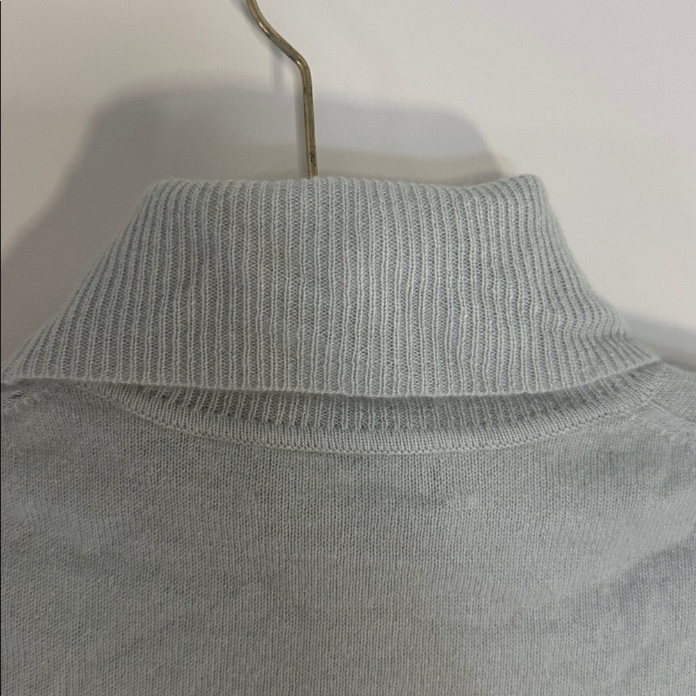 Dana Buchman 100% Cashmere Sleeveless Turtleneck Sweater Light Blue Women’s - Picture 9 of 14